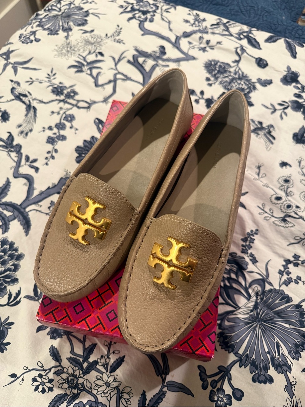 Tory Burch Beige Leather Logo Loafers with Gold Plaque